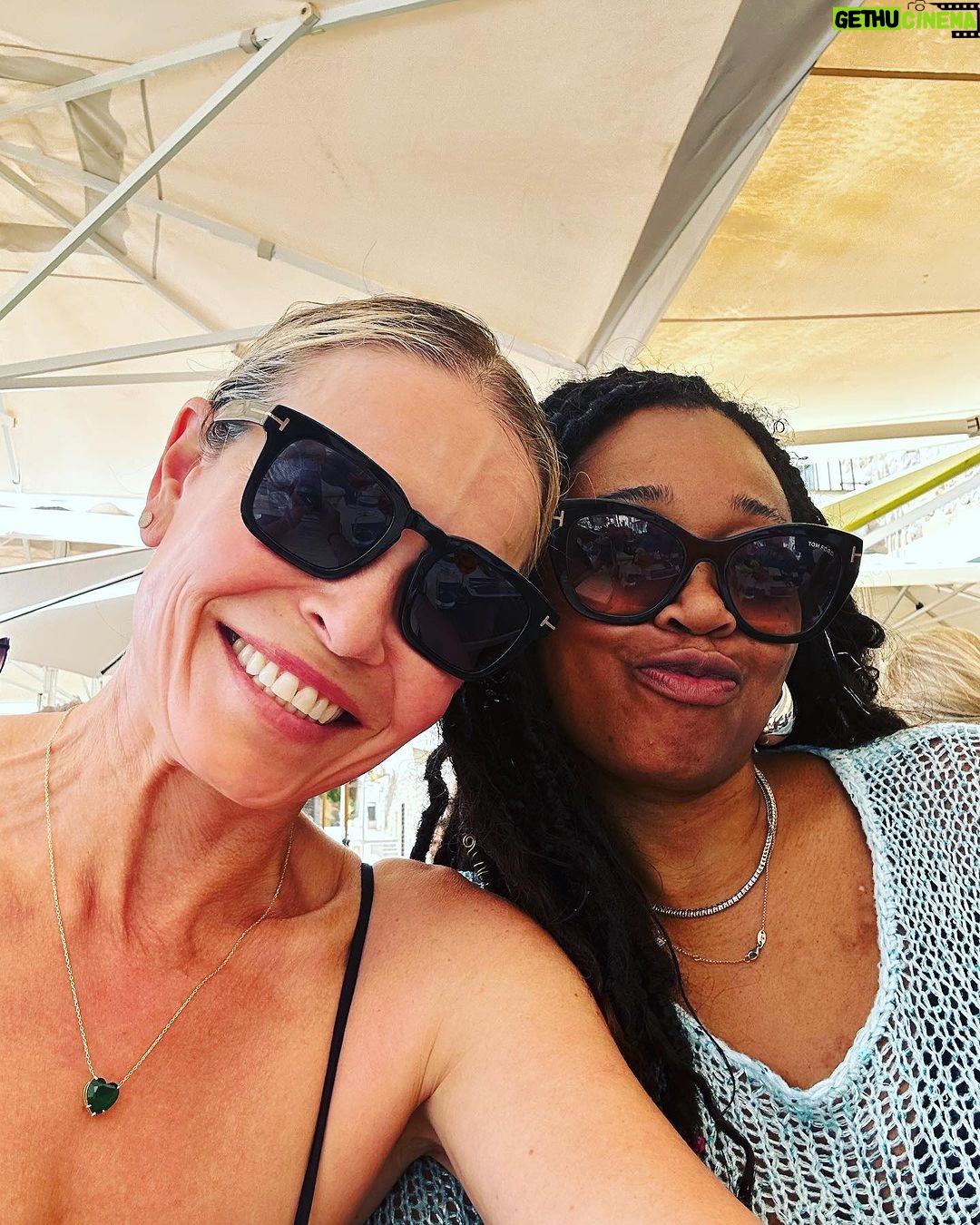 Chelsea Handler Instagram - Just out here minding my own business waiting for someone to come and pluck me. Mallorca