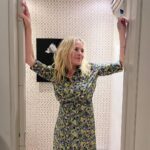 Chelsea Handler Instagram - This pretty much sums up my time in LONDONTOWN. I came for a good time and I ended up having an EPIC time. I held hands with so many old fiends, and with so many new friends, and I am so grateful to have so many people who bring me so much joy and light my ass up! I AM FILLED WITH LOVE AND JOY. I’ve also started drinking beer. You’ll never believe where I’m headed next! 🤸‍♂️ 📷: @alekkeshishian London, United Kingdom