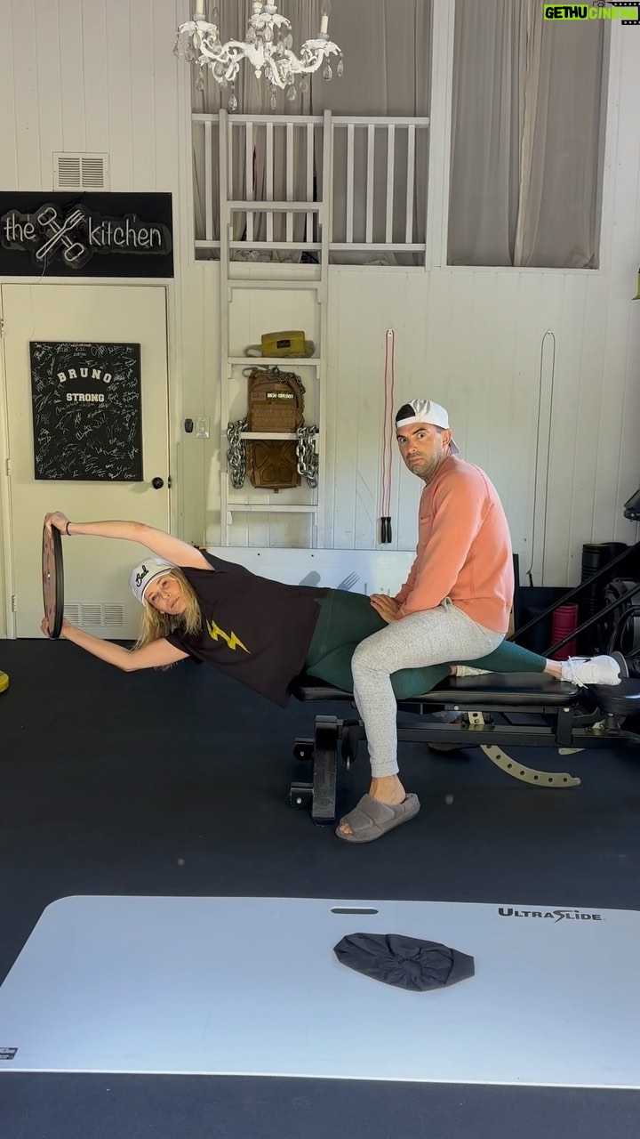 Chelsea Handler Instagram - Caption this. This should be good. @chelseahandler always tells me that I “don’t know how to do abs,” so this should hopefully shut her up. This is one of the hardest core exercises we do, and even pro athletes struggle with it. Kudos, Chelsea! ***golf clap***
