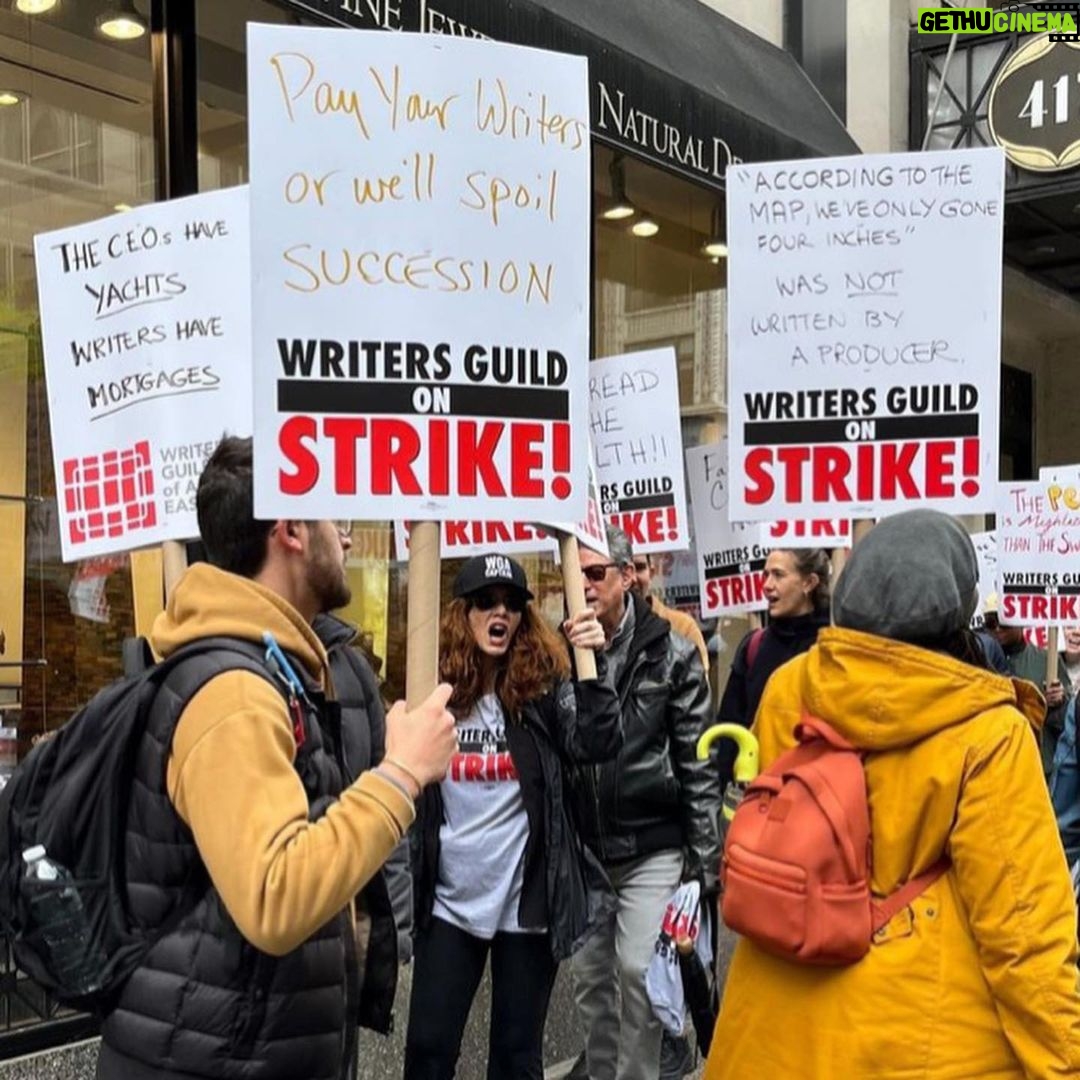 Chelsea Handler Instagram - I stand with the writers of the @writersguildwest & @wgaeast and support the strike! Head to WGAcontract2023.org to see how you can help!