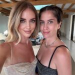 Chiara Ferragni Instagram - Happiest birthday to my sisterina @fraferragni 💖 Thanks for being by my side in the past 35 years through everything.. Ti voglio bene all’infinito ♾️