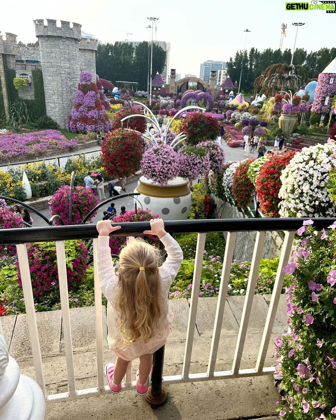Chiara Ferragni Instagram - 🌸🌺🌼 Dubai, United Arab Emirates