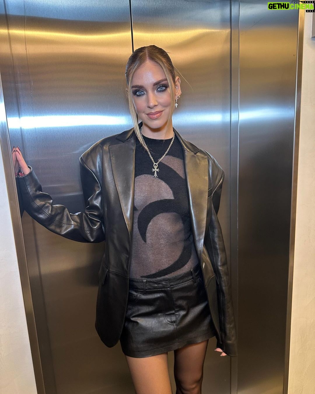 Chiara Ferragni Instagram - Friday night ✨ Milan, Italy