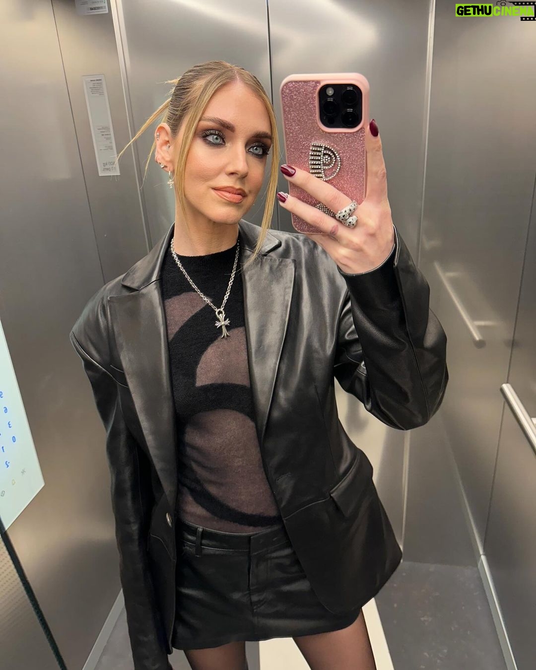 Chiara Ferragni Instagram - Friday night ✨ Milan, Italy