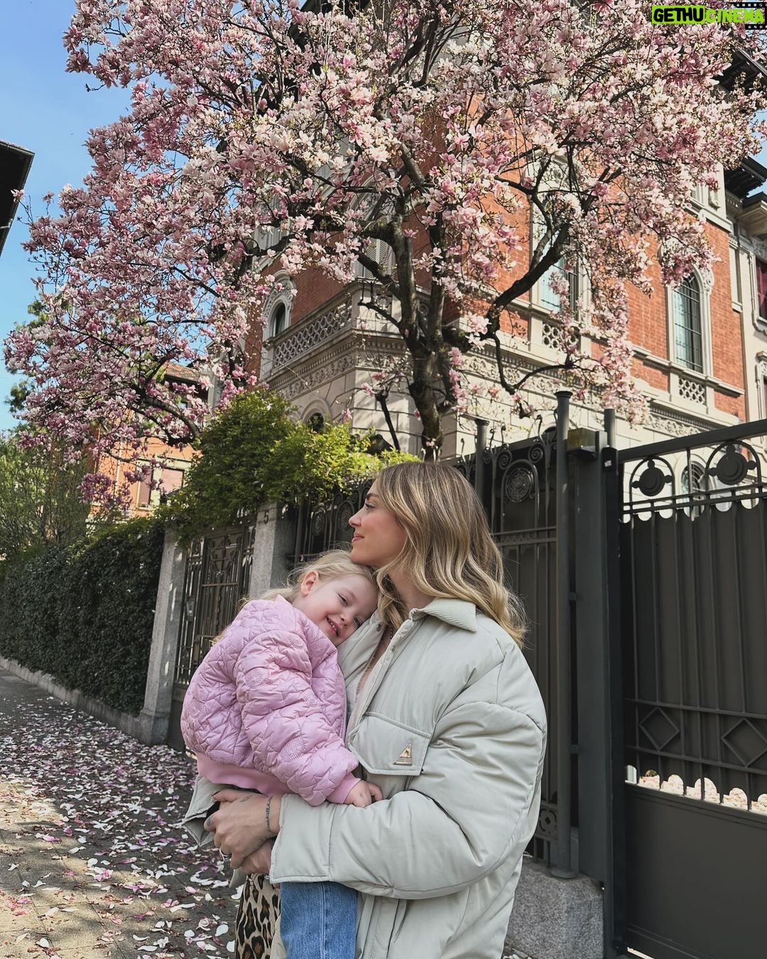 Chiara Ferragni Instagram - It’s Spring time amore mio 🌸 Milan, Italy