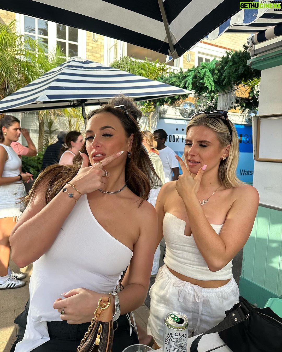 Chloe Burrows Instagram - SHRIMPS ON DA BARBIEEEE!!!! Watsons Bay Boutique Hotel