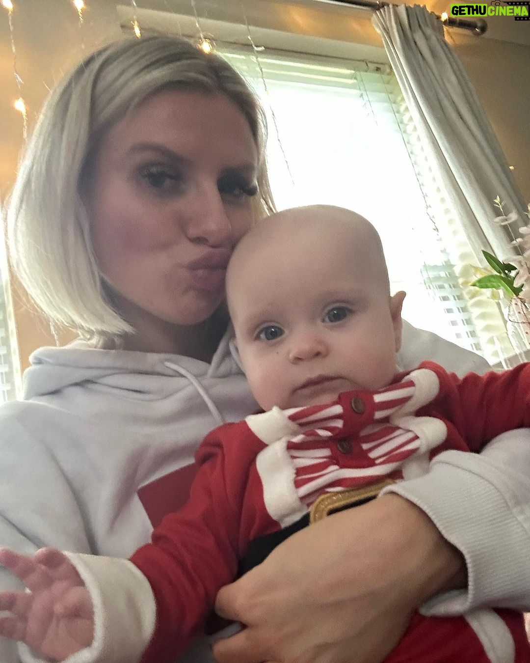 Chloe Burrows Instagram - Christmas hangovers made so much better with this little squidger!!!!!!!!! Happy Xmas everyone love from me xxxx