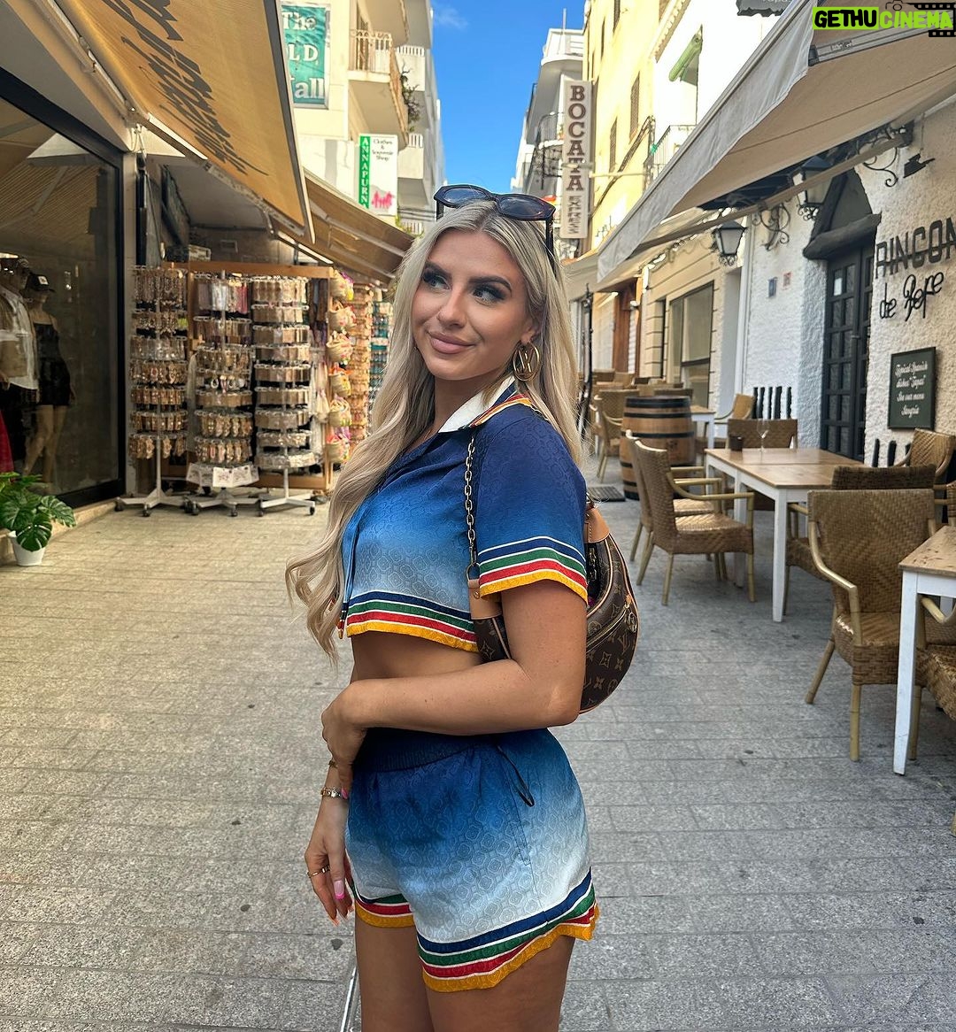 Chloe Burrows Instagram - This might be my fav outfit ever :)))) Ibiza, Spain