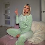 Chloe Burrows Instagram - JD are offering a 20% student discount until the 8th of October, in all stores and online across the UK and Ireland! Make sure to buy now to get your 20% off #ad @jdwomen Inside