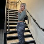 Chloe Burrows Instagram – This a ROBERT not a bob x 

The bob is BACK thanks to @lukerobertshair at @hadleyyatessalon using @wearethehairsociety stennies for thickness x Bobbycrafts