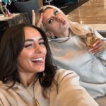 Chloe Burrows Instagram – Besties who travel together and wear matching @whitefoxboutique hoodies 😉✨ let’s gooooo 🇺🇸

Oh and matching dirty old passports 😅 ad

Use code MILLIEGRACE or CHLOEB for 30% discount off the website 🫶🏼 Heathrow Airport
