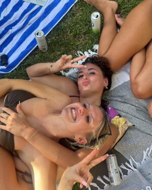 Chloe Burrows Instagram - The absolute trip of a lifetime with the absolute best people 😭 💖 
I’m literally gunna move by the end of the year
Best place ever xxxx