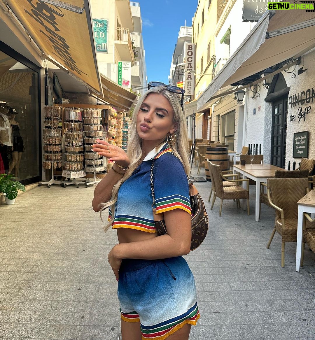 Chloe Burrows Instagram - This might be my fav outfit ever :)))) Ibiza, Spain