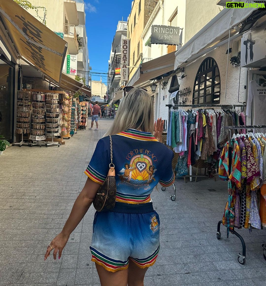Chloe Burrows Instagram - This might be my fav outfit ever :)))) Ibiza, Spain