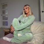 Chloe Burrows Instagram - JD are offering a 20% student discount until the 8th of October, in all stores and online across the UK and Ireland! Make sure to buy now to get your 20% off #ad @jdwomen Inside