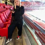 Chloe Burrows Instagram - Birthday tradition to go up the Arsenal✨ Shout out @googlepixel @googleuk for having me this eve!! LETSSS GOOOO!! ❤️❤️❤️ *Brand Ambassador* Emirates Stadium
