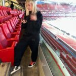Chloe Burrows Instagram - Birthday tradition to go up the Arsenal✨ Shout out @googlepixel @googleuk for having me this eve!! LETSSS GOOOO!! ❤️❤️❤️ *Brand Ambassador* Emirates Stadium