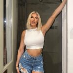 Chloe Burrows Instagram - It’s BOBby bitch Shout out @hadleyyatessalon still using @secretofmedusauk extensions
