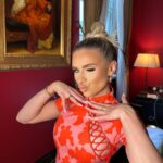 Chloe Burrows Instagram - What’s cooking!!!! Make up @lielle_mua HAIRR @chris88hair 💖 London