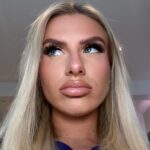 Chloe Burrows Instagram – GUESSSS WHO IS FEELIN THEMSELVES TODAY!! 👋👋👋 Make-up