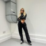 Chloe Burrows Instagram - Tryna make my glasses look kewl with my new INCHESSSS here at @hadleyyatessalon 💖 Removal, cut, colour, stennies and vybzz by @lukerobertshair Also annoyed cos dirty trainers omg London, United Kingdom