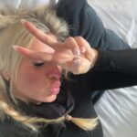 Chloe Burrows Instagram - Best time skiing ever… worth the burnt face x Val Thorens