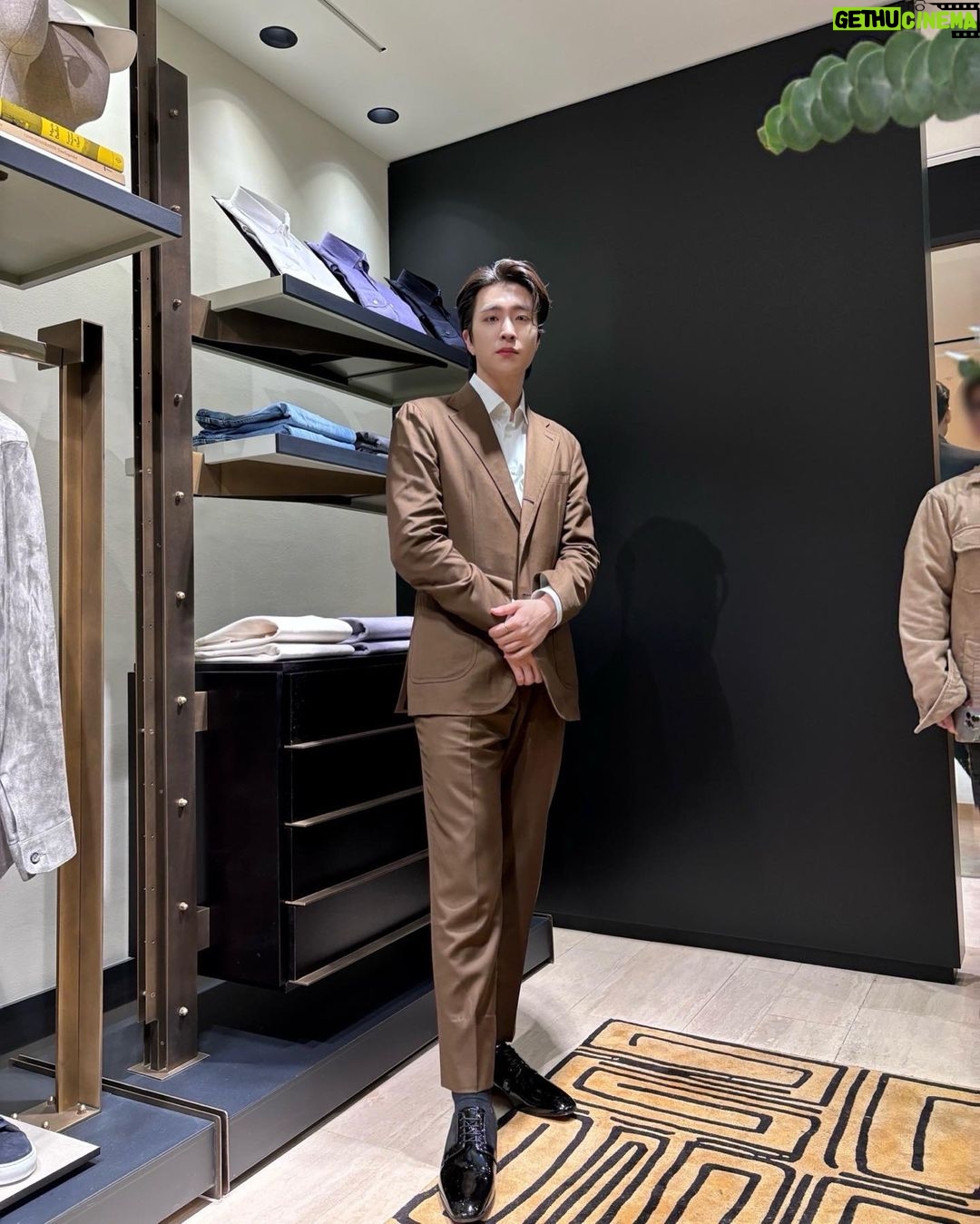 Choi Young-jae Instagram - #Brioni @brioni_official 😁