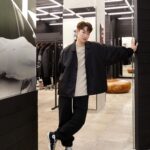 Chonlathorn Kongyingyong﻿ Instagram – FEAR OF GOD ESSENTIALS ♠️

พบกับแบรนด์ Fear of God ESSENTIALS คอลเลกชั่นล่าสุด Fall 2023 ไปพร้อมๆกับกัปตัน ได้แล้ววันนี้ที่ร้าน CLUB 21 Gaysorn Village, G FL. 

#club21multilabel
#fearofgodessentials