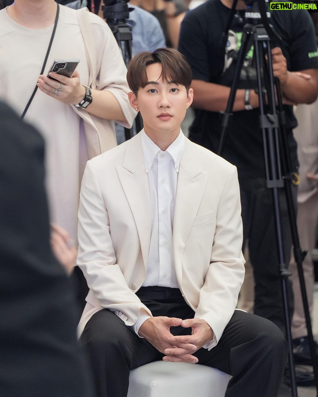 Chonlathorn Kongyingyong Instagram - LANCÔME BEAUTY TECH & BEYOND อีเว้นท์สุดยิ่งใหญ่แห่งปี ที่มีกิจกรรมมากมาย ⚪ Beyond the power of youth: ฟื้นคืนพลังความอ่อนเยาว์ให้กลับมาอีกครั้ง ใครว่าเป็นไปไม่ได้! ด้วยผลิตภัณฑ์ลดเลือนริ้วรอยและกระชับผิวใหม่ RÉNERGIE H.P.N. 300-PEPTIDE CREAM ⚪ Beyond personalized service: เช็ค - วิเคราะห์ - รู้ลึก ผิวของคุณในปัจจุบันและอนาคตอีก 15 ปี ⚪ Beyond your eyeเช็กอินกับห้องถ่ายรูป 360 Immersive room 📍21 ก.ค. 66 – 30 ก.ค. 66 ที่ลานพาร์ค เท่านั้น @Lancomethailand #LancomeThailand #LancomeBeyondEvent #LancomeBeautyTech