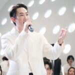Chonlathorn Kongyingyong﻿ Instagram - LANCÔME CLARIFIQUE🌿 DOUBLE TREATMENT ESSENCE เอสเซนส์ยอดนิยมสูตรใหม่ของลังโคม ที่เป็นมากกว่าเอสเซนส์! เพิ่มปริมาณสารสกัดจากหน่ออ่อนต้นพีช 50% (เมื่อเทียบกับสูตรเดิม) พร้อมด้วยสารสกัดเซลล์ผิว 4 ชนิดที่นิยมใช้ในคลีนิก นับเป็นครั้งแรกของวงการสกินแคร์ที่รวมไว้ครบในขั้นตอนเดียว มุ่งปฏิบัติการบน 4 ระดับชั้นผิวนอก กระชับรูขุมขน ควบคุมความมัน ผลัดผิว พร้อมกระตุ้นการสร้างผิวใหม่ #น้ำตบผลัดผิวglassskin #lancomeclarifique #DoubleTreatmentAtHome #Lancomethailand