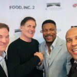 Chris Tucker Instagram - Had a great time last week at the Food Inc 2 premiere in D.C. with my buddies Todd Wagner, Mark Cuban, Senator Corey Booker, Morgan Freeman, and Senator Raphael Warnock! Washington (ciudad)