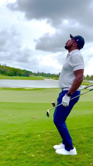 Chris Tucker Instagram - Jammin’ to “Who Let The Dogs Out!,” Bahamian song!!!