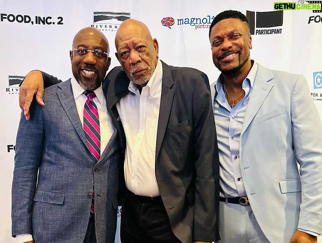 Chris Tucker Instagram - Had a great time last week at the Food Inc 2 premiere in D.C. with my buddies Todd Wagner, Mark Cuban, Senator Corey Booker, Morgan Freeman, and Senator Raphael Warnock! Washington (ciudad)
