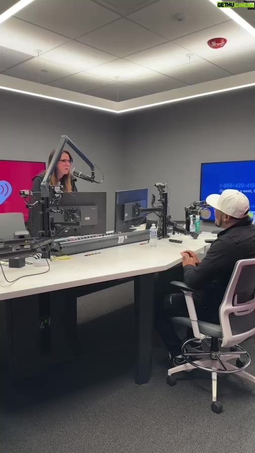 Chris Tucker Instagram - VISITING 96.1 KISS fm IN Pittsburgh …