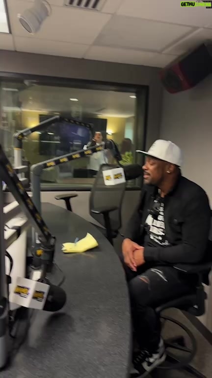 Chris Tucker Instagram - @wamo1073pgh in Pittsburgh for my show tonight at the Benedum Center.