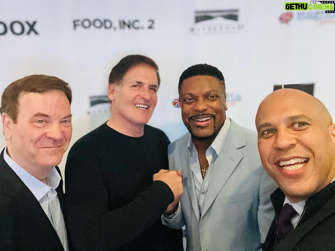 Chris Tucker Instagram - Had a great time last week at the Food Inc 2 premiere in D.C. with my buddies Todd Wagner, Mark Cuban, Senator Corey Booker, Morgan Freeman, and Senator Raphael Warnock! Washington (ciudad)