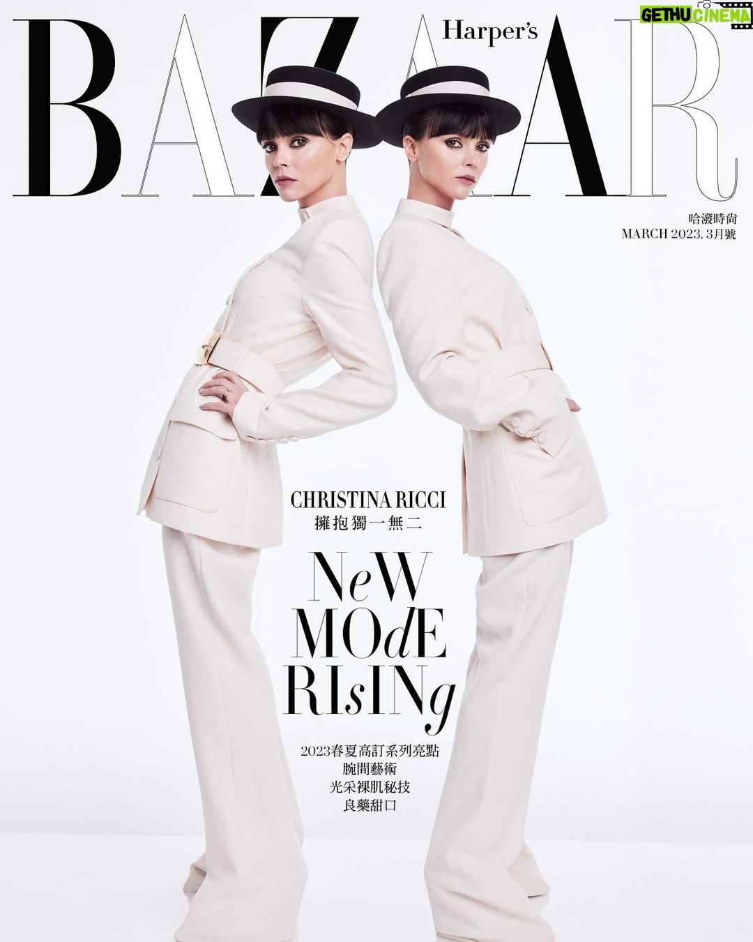 Christina Ricci Instagram - #BAZAAR封面人物 三月份第一個星期三,她來了🖤‼️ Netflix影集《 #星期三 》暗黑哥德風潮席捲全球,也讓大家再度回憶起1991年電影《阿達一族》中原版「星期三」一角Christina Ricci,同時她也飾演了影集中的桑溪老師。 這次她將獨家與BAZAAR Taiwan聊聊自己這些年,從知名童星一路走來,不被世俗定義的人生故事與怪奇之美! - 更多台灣版獨家專訪與花絮只在 @harpersbazaar_tw 📸 Photographs_Nino Muñoz @ninomunoz Realization_Jerry Hsieh Text_Yuli Hsu @mseditoryuli Styling_Sarah Gore Reeves @sarahgorereeves Set designer_Isaac Aaron @itsisaacaaron Production_Alejandro Restrepo Hair_Stephen Beaver Makeup_Allan Avendano @allanface Nails_Eri Ishizu @eriishizu Styling assistants_Mia Rapoport @miarapoport , Craig reynolds @craigreyno, Adara Whitney @adara.a.w Photo assistants_Kurt Magnum, Brandon Pavan, Brian Kendall Studio_Studio Stropa @studiostropa Editor_Angeline Hsiao @riccigrams @gucci #ChristinaRicci #BAZAARTaiwan #coverstar #wednesday #阿達一族 #星期三