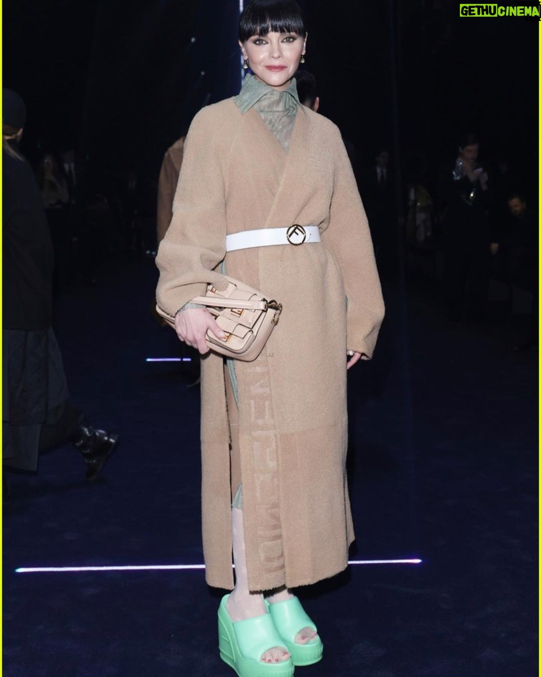 Christina Ricci Instagram - Yesterday for the gorgeous @fendi show in Milan with my love @markhamptonhair. Congratulations darling @mrkimjones♥️ @silviaventurinifendi @delfinadelettrez @_thibo @cristinaehrlich @aureliepayenmakeup @markhamptonhair @clare.on.hair