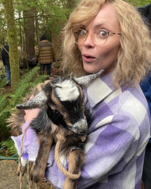 Christina Ricci Instagram - Misty Quigley goat lover 🐐❤️‍🔥

@shoyellowjackets #yellowjackets 
📸 @msmelanielynskey