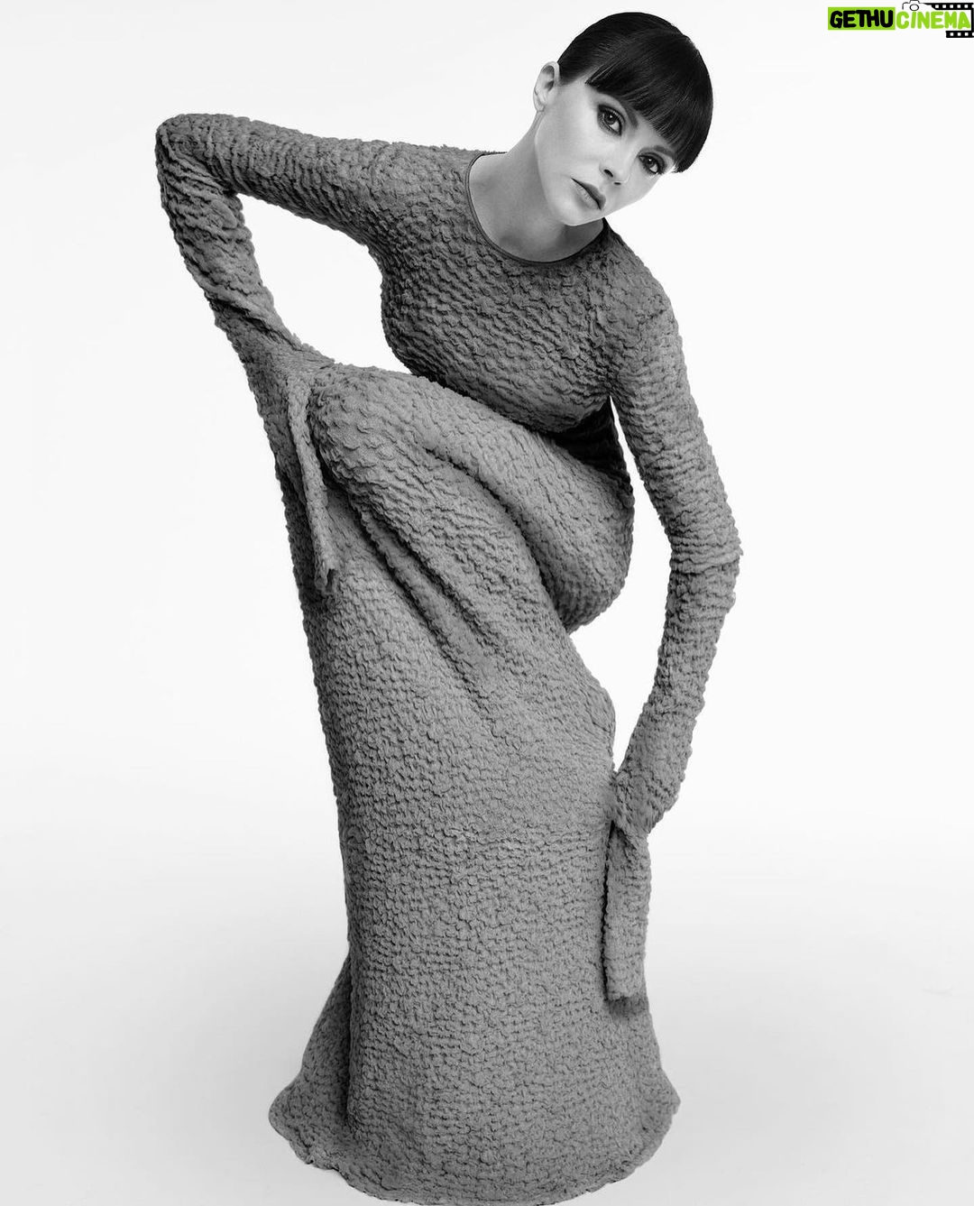 Christina Ricci Instagram - Covering @numero_netherlands shot by my absolute favorite ❤️🔥 @ninomunoz Photographer: Nino Muñoz @ninomunoz Stylist: Sarah Gore Reeves @sarahgorereeves Set designer: Isaac Aaron @itsisaacaaron Production: Alejandro Restrepo Hair: Stephen Beaver @stephenbeaver81 Make-up: Allan Avendano @allanface Nails: Eri Ishizu @eriishizu Styling assistants: Mia Rapoport, Craig Reynolds & Adara Whitney @miarapoport @craigreyno @adara.a.w Photography assistants: Kurt Mangum, Brandon Pavan & Brian Kendall @kurtmangum @brandon.pavan @brianskendall Studio: Studio Stropa @studiostropa Editor: Timi Letonja @timiletonja Interview: Jana Letonja @janaletonja Cover design: Arthur Roeloffzen @arthurroeloffzen