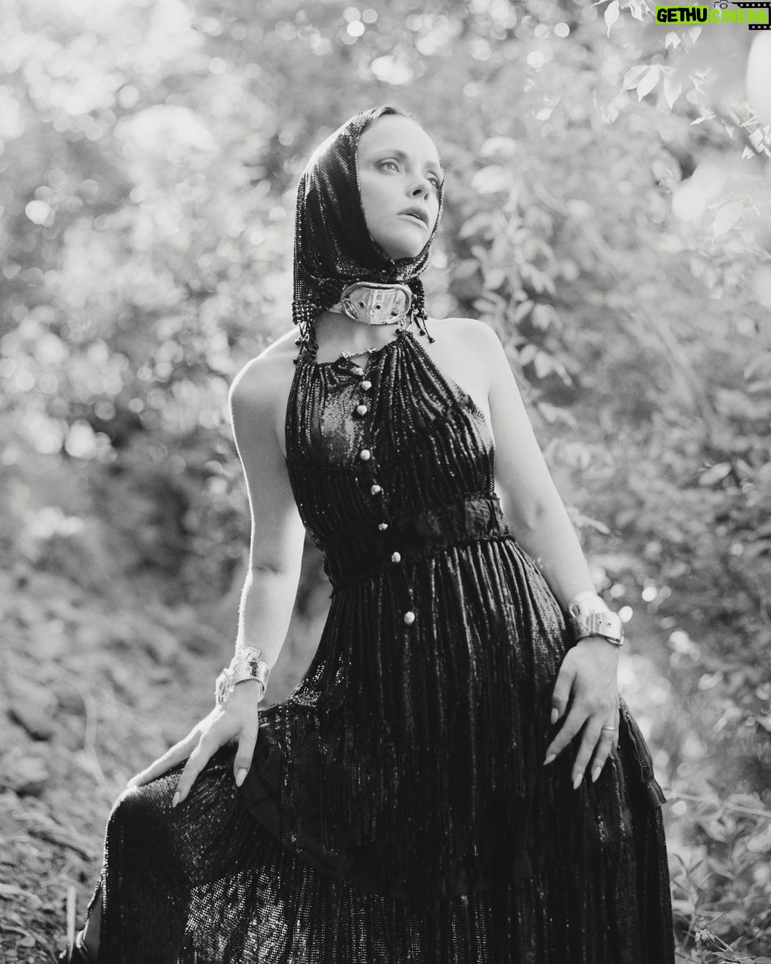 Christina Ricci - 107.4K Likes - For Mastermind Magazine 🖤
@mastermind.magazine @marieameliesauve
@tessayano
@jasonrider
@markhamptonhair
@loftjet
@nailsbyemikudo
@artproduction.
@isabelslone