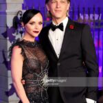 Christina Ricci Instagram - Last night for the @wednesdaynetflix premiere with some of my favorites ❤️‍🔥 In @rodarte 🖤🕷🕸 @kateandlauramulleavy @mandelkorn @allanface @markhamptonhair @gwendolineuniverse @jennaortega ❤️‍🔥 #wednesdaynetflix