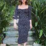 Christina Ricci Instagram - Full look for @latelateshow tonight! @dolcegabbana @louboutinworld @anitakojewelry @highheelprncess @markhamptonhair @lotstar Thank you shape- wear 😬😬😬