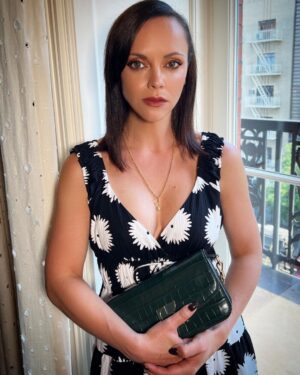 Christina Ricci Instagram - Easy breezy for @katespadeny #katespadeny #ksnypartner #nyfw 

@marcmena 
@lenakoro
@cristinaehrlich 
@bridgetblacksten 
@nailsbyzola 
@absolute4ngel