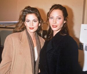 Christy Turlington Instagram - Happy Birthday Beauty @cindycrawford  Always a friend. Always a lady. 🥂❤️
