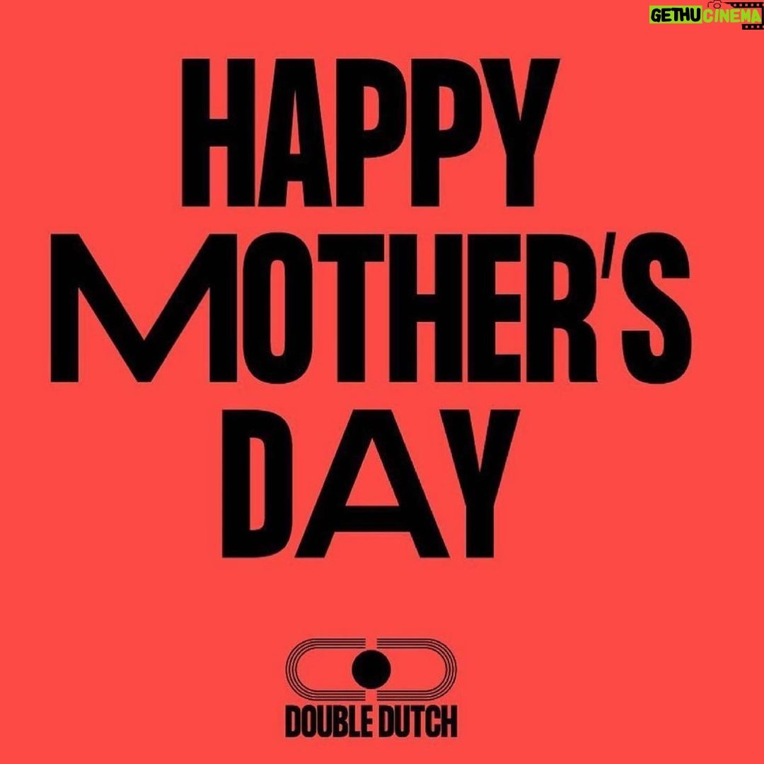 Christy Turlington Instagram - “My mother was my first country, the first place I ever lived”- Nayyirah Waheed, Lands. Happy Mother’s Day to all the Mamas! Check out @doubledutchcash and send a Mama in your life some love today. 📷 @pamela_hanson @everymomcounts