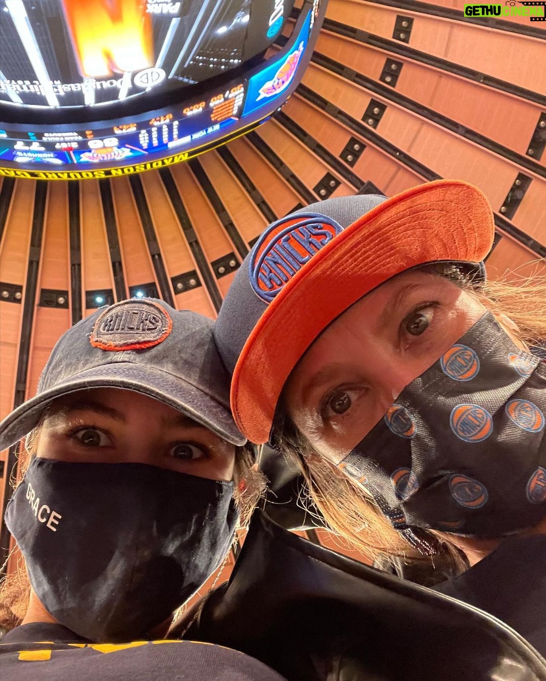 Christy Turlington Instagram - Highlights from date night with my girl ๐งก๐๐งก๐ #newyorkornowhere #newyorkknicks