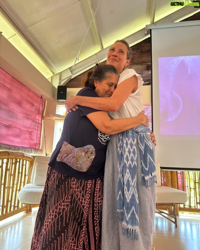 Christy Turlington Instagram - Sharing some highlights from a very special @everymomcounts Learning Tour in Indonesia. It was an honor to moderate a panel at ICM’s 33rd Triennial Congress with @iburobin @nikiagrayson_midwife, @nehamanks. Three Badass Midwives who lead with love and purpose and are providing consistent, compassionate, human-centered, life-saving reproductive healthcare in their respective countries. We met up with our group of EMC supporters when they arrived in Bali and were hosted by Ibu Robin at @bumisehat where we saw this approach in practice throughout the clinic and across the entire staff. The following day, we all gathered in a circle to share our stories and journeys that led us here guided by @debrapascalibonaro at Robin’s Peace Kitchen. We also visited some incredible sites along the way, reconnected with old friends and made new ones before sealing our time together in Lombok where we received the warmest welcome by the staff at @bumisehatlombok. I’m leaving this trip with so many beautiful memories and experience filled with life lessons about relationships and trust that need some time to absorb. For now, I will simply say thank you to the beautiful, gracious people of Indonesia for providing these opportunities to learn and grow. 🙏