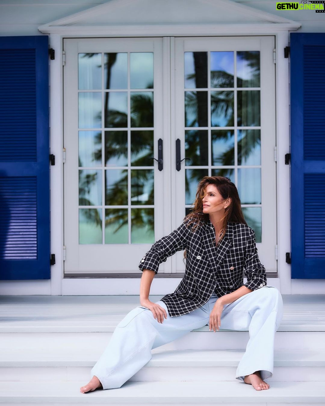 Cindy Crawford Instagram - đ´ đ @remixmagazine Photography: @montezinos_photographyâ Styling: @kristeningersollâ Interview: @amberrebeccaâ Hair: @markwilliamson45â Makeup: @taryllatkinsâ Nails: Donna Dâ Production: @stevenfernandez @timphin @amberrebeccaâ Digital tech: @steveboxallphotographyâ Photo assistants: @daviddominickphotography @francisco_c & David Friskâ With special thanks to @mooringsvillage