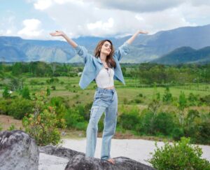 Cinta Laura Kiehl Instagram - WAMENA, one of the most beautiful places on Earth. I will be back. 🌏🤍

#ActofLove